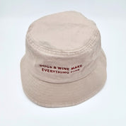 Chapeau Bucket en denim beige - Dogs & Wine Make Everything Fine