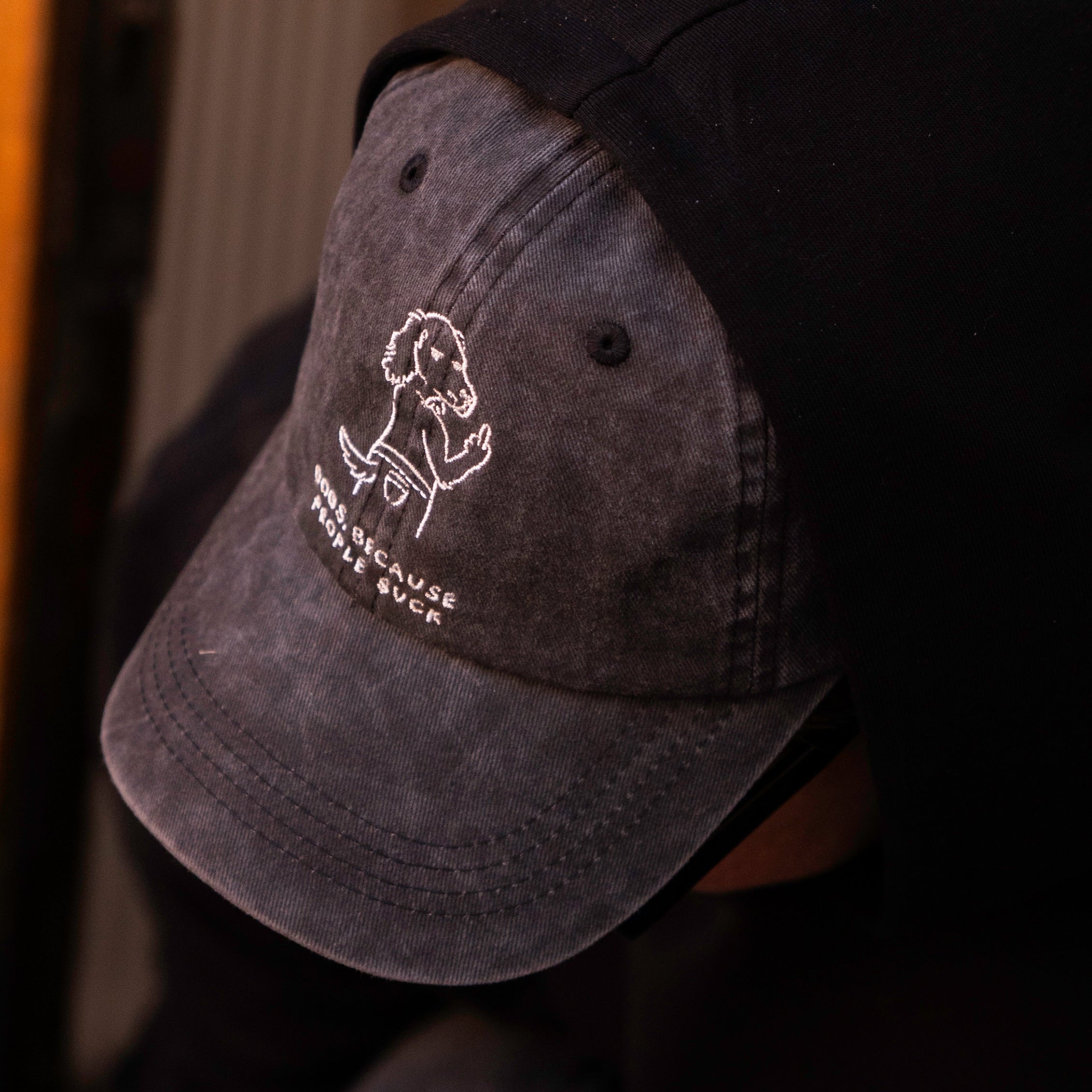 Casquette en denim noir - Logo "Dogs. Because People Suck" 