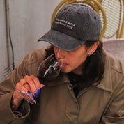 Casquette en denim noir - Dogs & Wine Make Everything Fine 